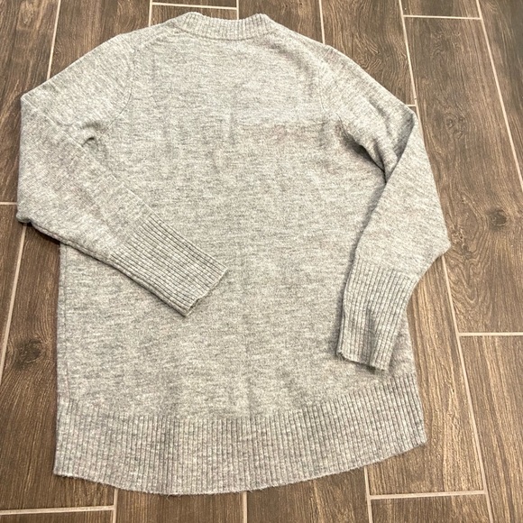 A New Day - Long V-neck Sweater - Picture 7 of 7